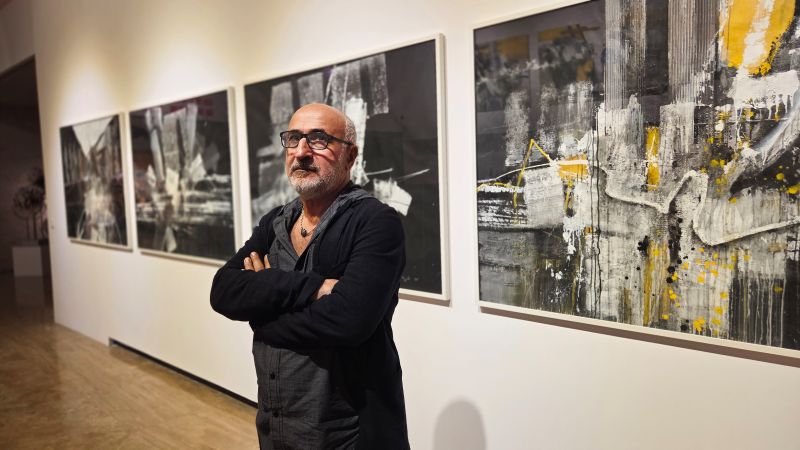 Ghazanchyan Exhibition Probes the ‘unfamiliar City’