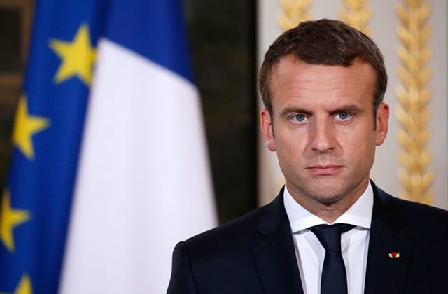 Մակրոնը վրդովվել է France 2-ի եթերում իր կնոջ մասին վիրավորական պաստառի պատճառով
