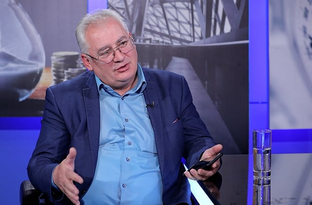 «Մարդը մեքենայով գալիս է Երևան աշխատելու, ստիպված ծախսը պետք է ավելացնի. մտածե՞լ են, որ սա կբերի անշարժ գույքի գների ավելացման, Երևանում տների գները Լոս Անջելեսի գներից անցել է». Վահագն Սահակյան