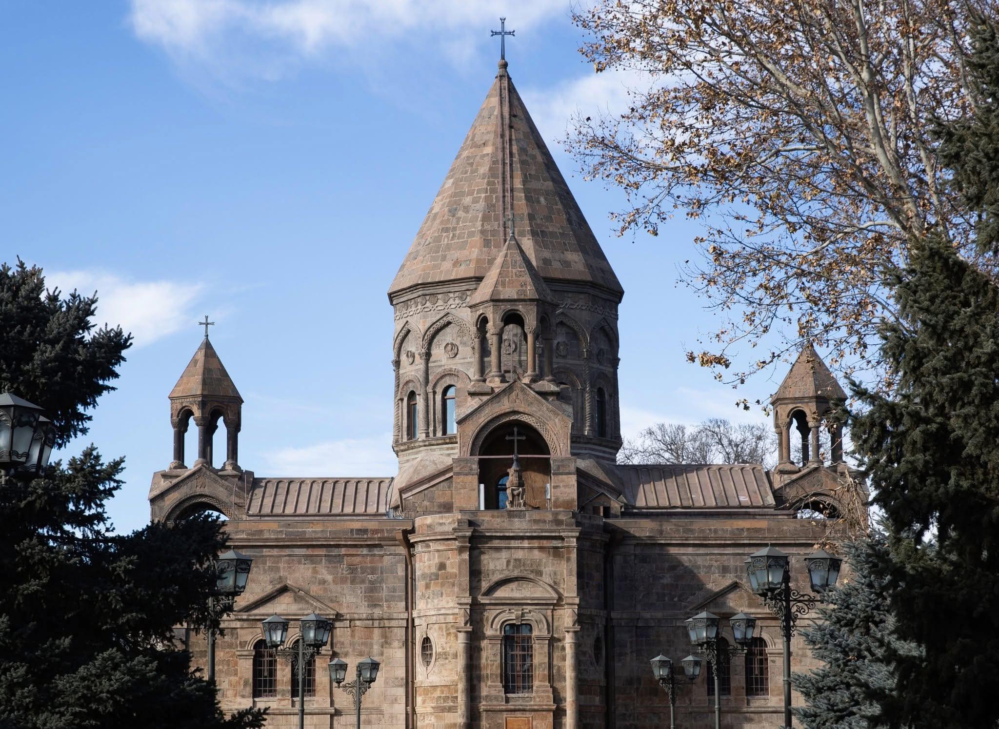 Գարեգին Բ-ի տնօրինությամբ կատարվել են եկեղեցականների նոր նշանակումներ