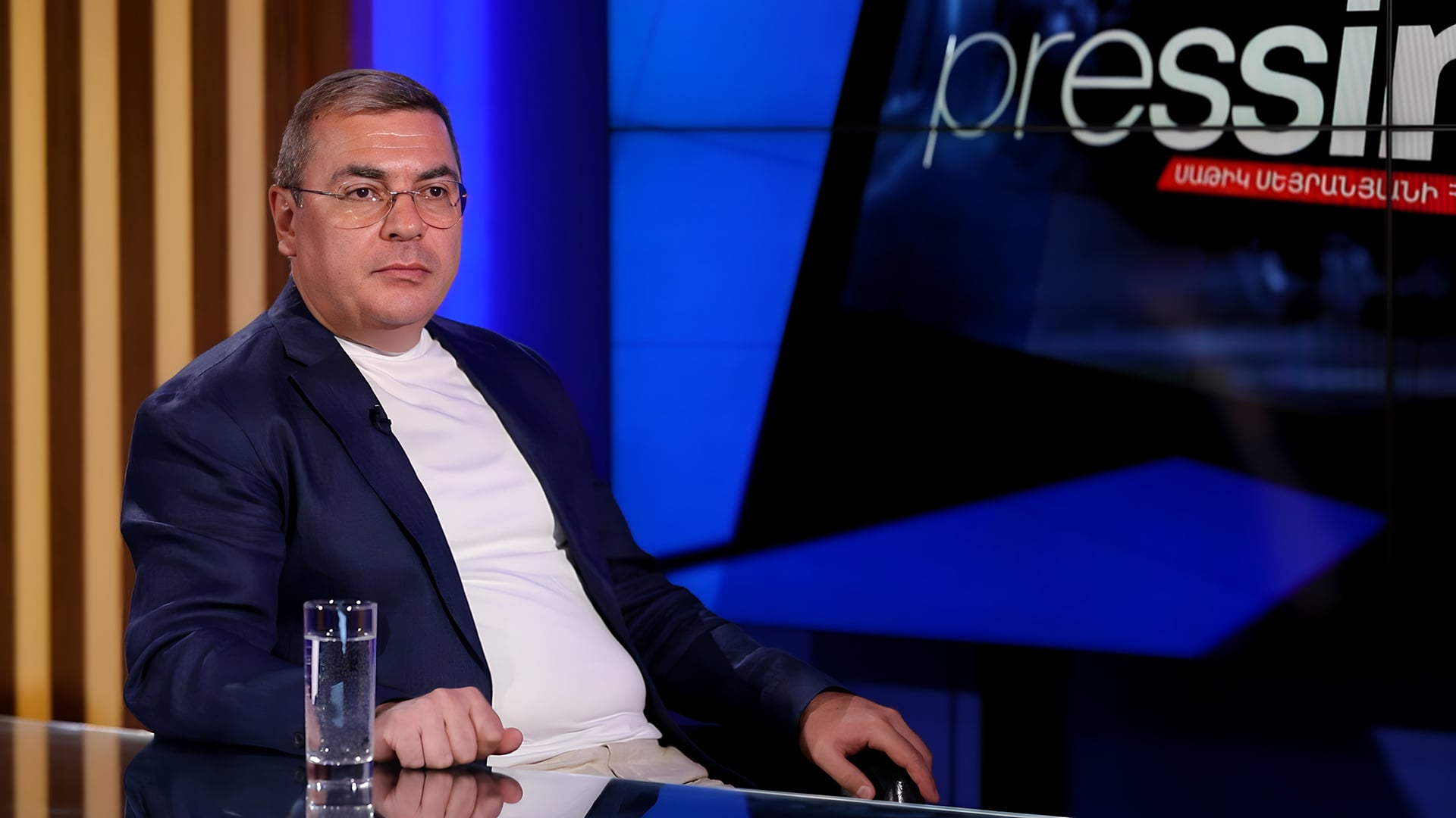 Armenia-Iran strategic partnership should begin where the truck stands at the border, the businessman loses time and money, and the state loses its transit opportunity. David Ananyan
