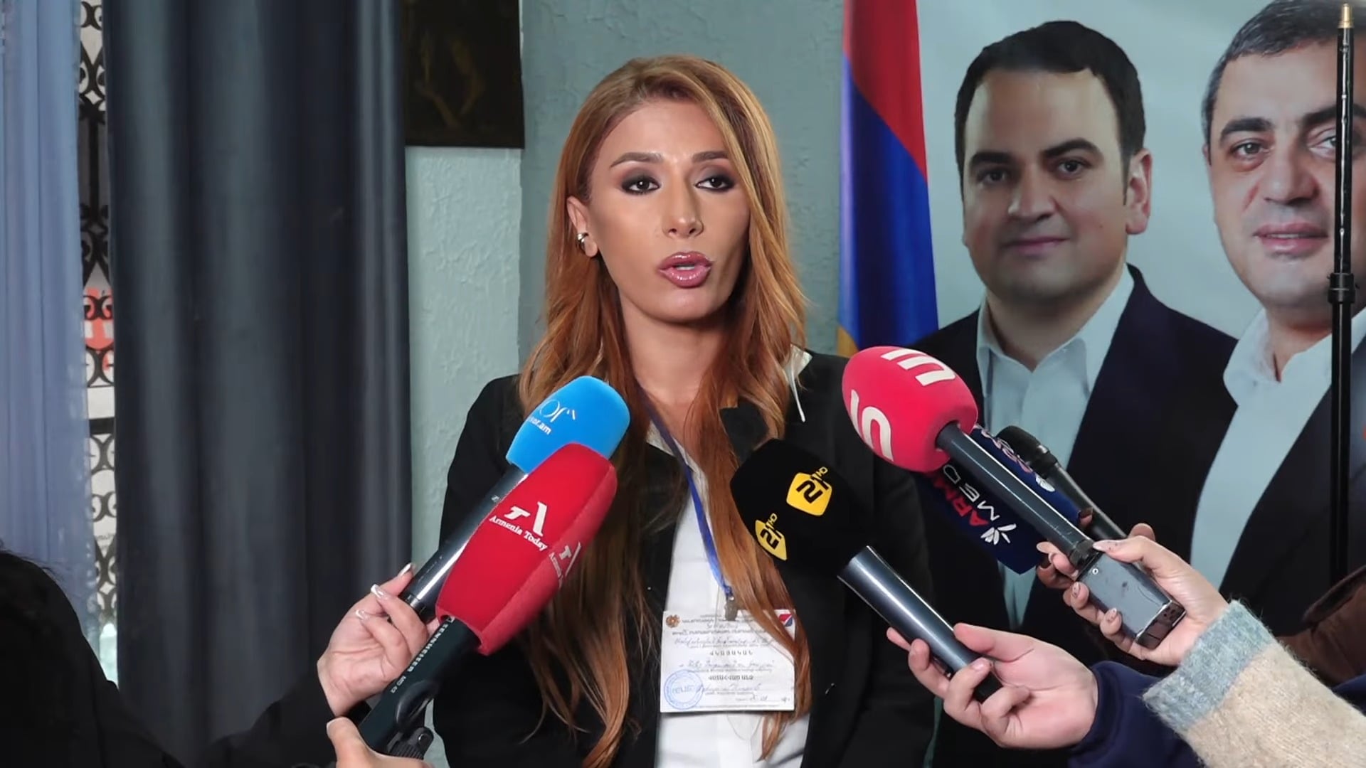 Ահռելի քանակի կուտակումներ են, զգուշացնելուց հետո նագլիությամբ մի փոքր այն կողմ են կանգնում․ Մելոյան