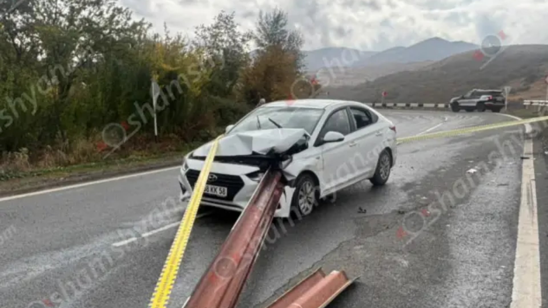 Սարավանում իրանցի վարորդը «Hyundai»-ով բախվել է երկաթե արգելապատնեշներին․ վիրավորը 11-ամյա երեխա է