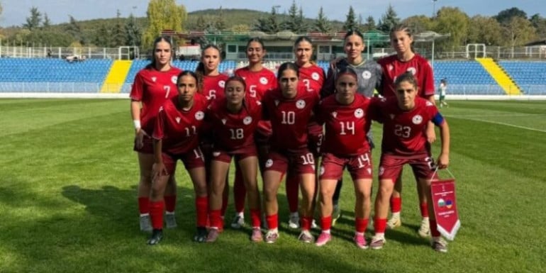 The Armenian U-19 women's national team lost to the Bulgarian team by a large margin.