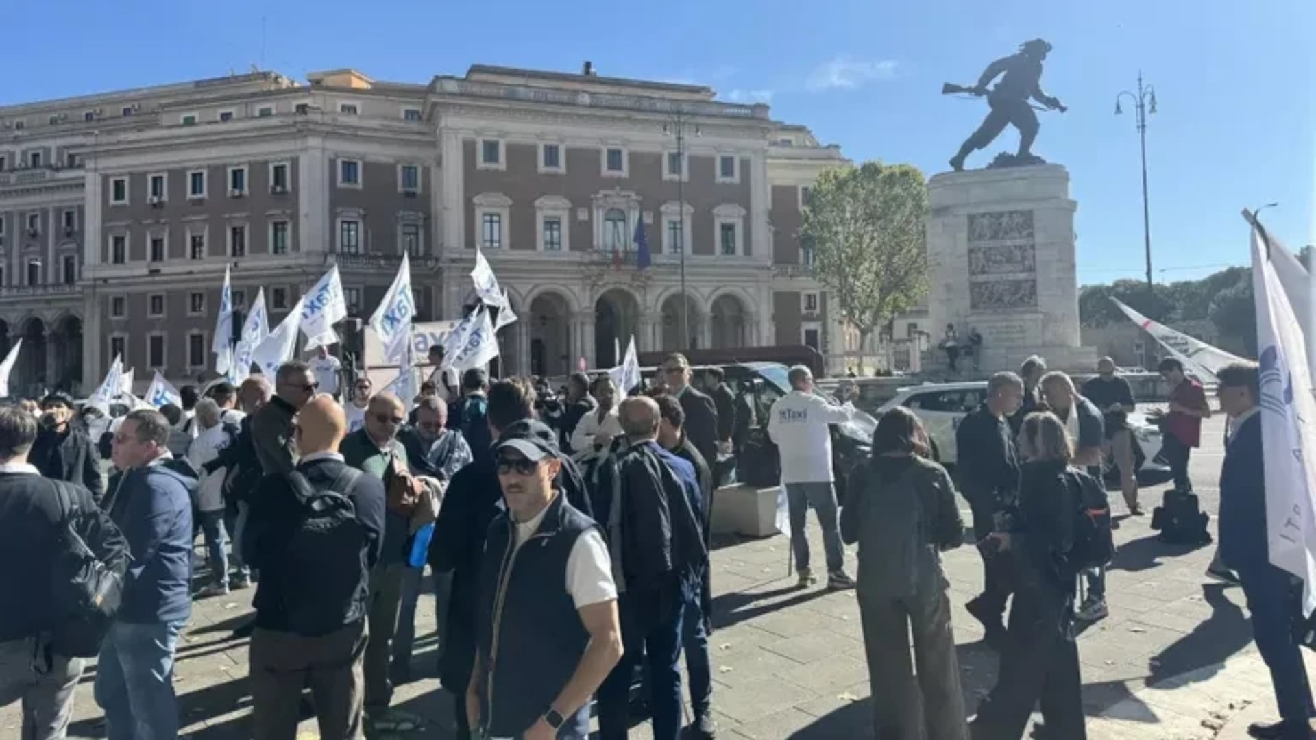 Հռոմում տաքսիստները բողոքի ակցիա են անցկացրել՝ վառելիքի գների աճի պատճառով
