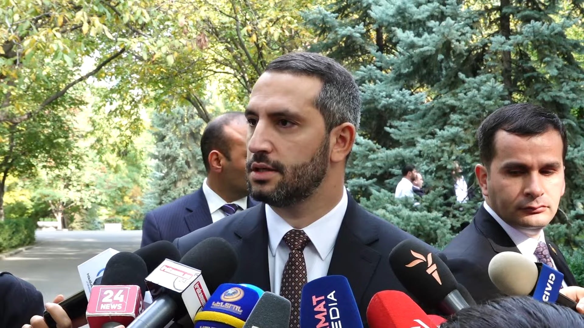 Նկատե՞լ եք, որ կալանավորվել է Մեղրիի ՔՊ-ական համայնքապետը, այսինքն՝ ՔՊ-ն ինքն իրեն բռնաճնշո՞ւմ է