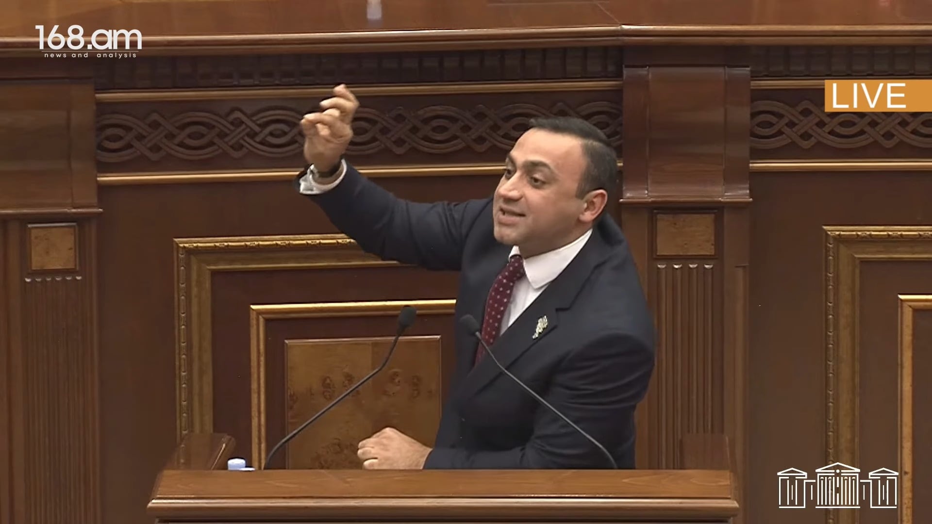 Ցըմփ, պարտվեցիք. Տարոն Չախոյանը՝ Նիկոլ Փաշինյանին է կրկնօրինակում
