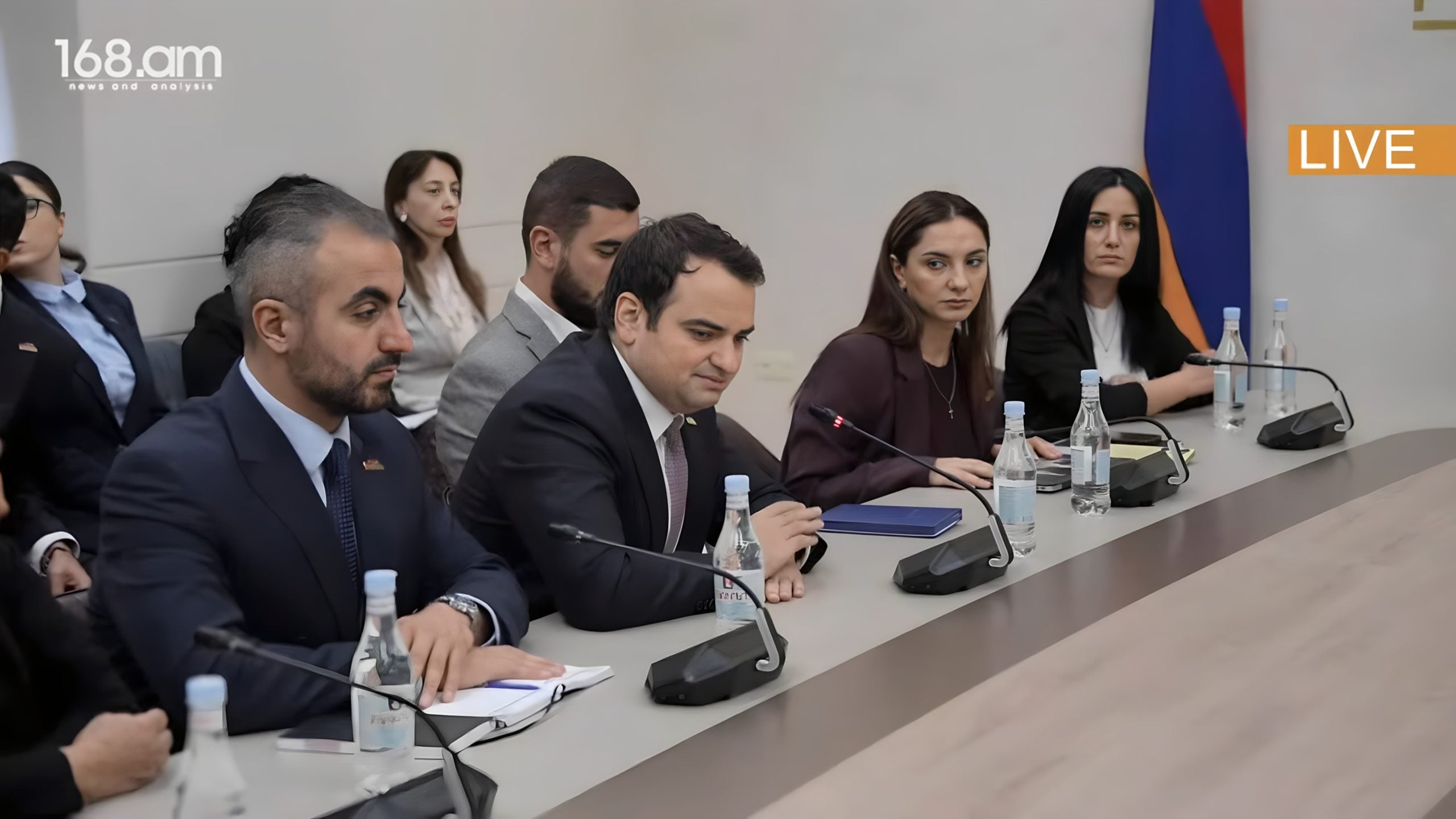 Նարեկ Կարապետյանը հուզվեց, չկարողացավ խոսքն ավարտել զոհված զինծառայողների հարազատների հետ հանդիպմանը