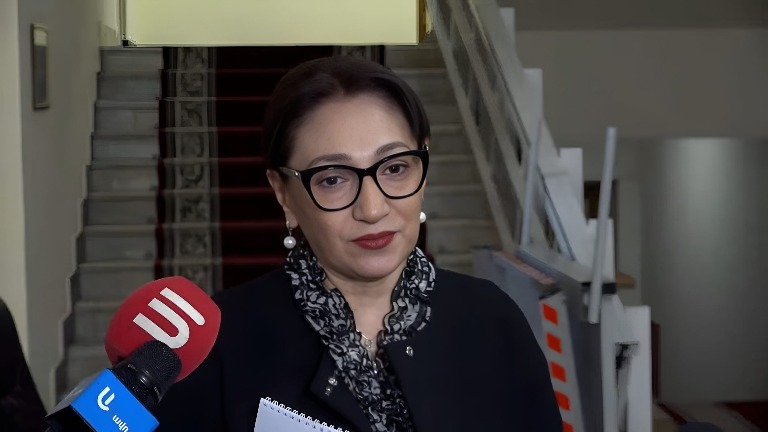 Մտա դահլիճ, տեսա շատ նեղ ՔՊ-ական շրջանակով, փակ միջավայրում «քննարկում են» արցախահայերի խնդիրները. Լիլիթ Գալստյան