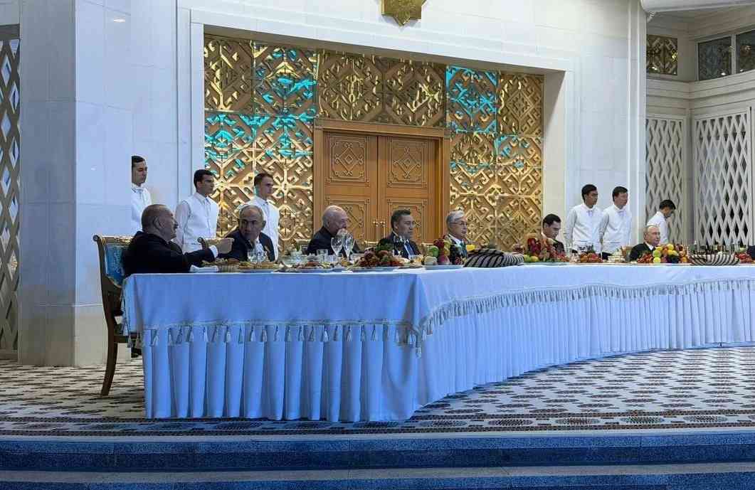 Փաշինյանն ու Ալիևը զրուցել են Թուրքմենստանում ԱՊՀ երկրների առաջնորդների համար կազմակերպված ընդունելության ժամանակ