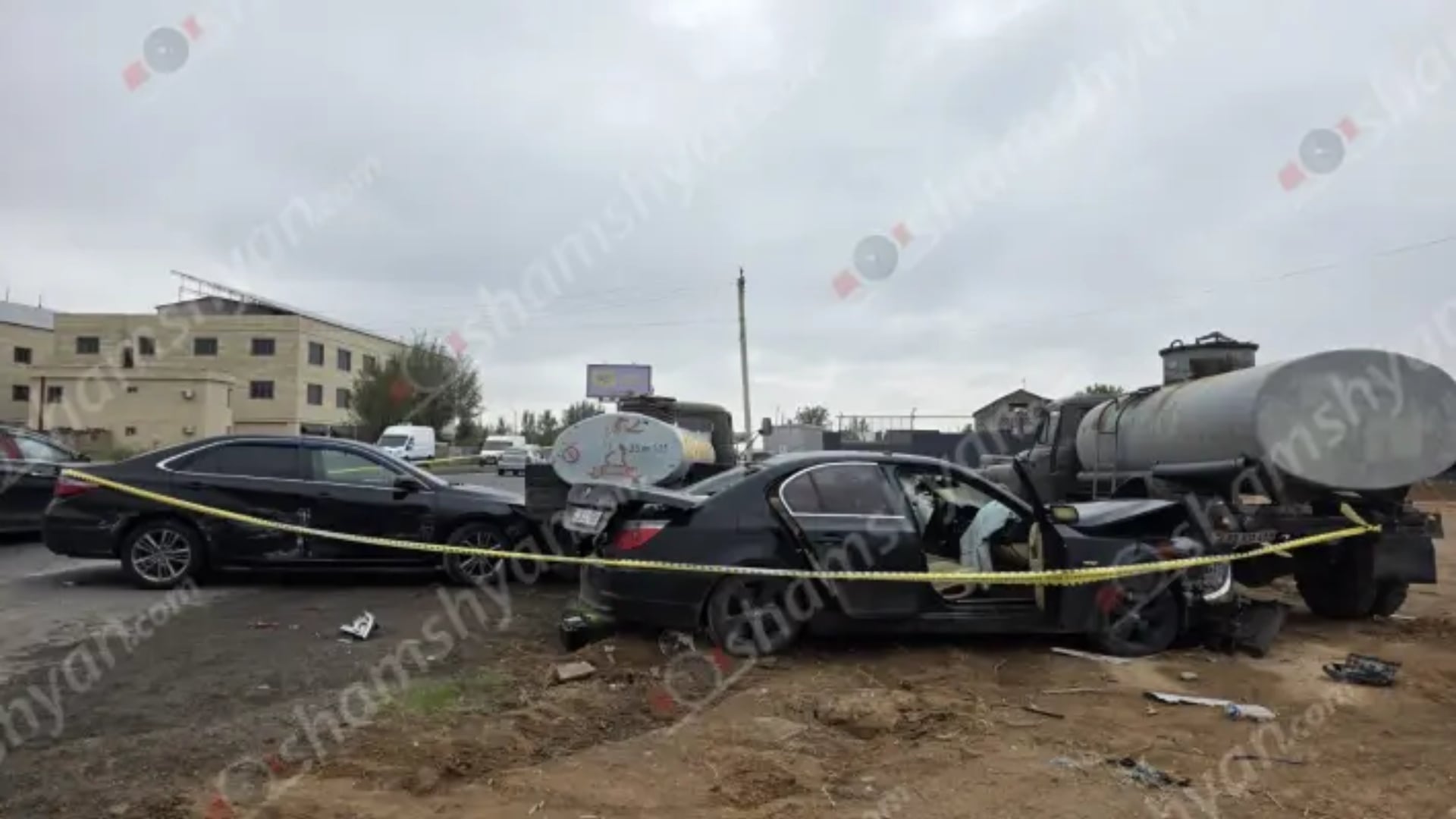 Մուսալեռում բախվել են BMW-ն, Nissan-ն ու Toyota-ն․ BMW-ում եղած 4 ոստիկանից մեկը հիվանդանոցում է