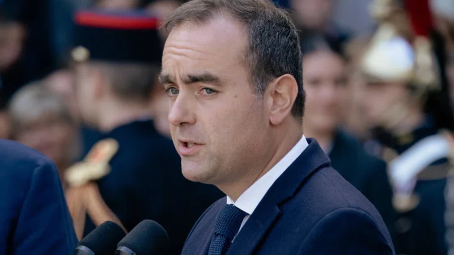 Ֆրանսիայի իշխանությունները բողոքի ցույցերից հետո 1 մլրդ եվրո կհատկացնեն կրթության ոլորտին․ Լըկորնյու