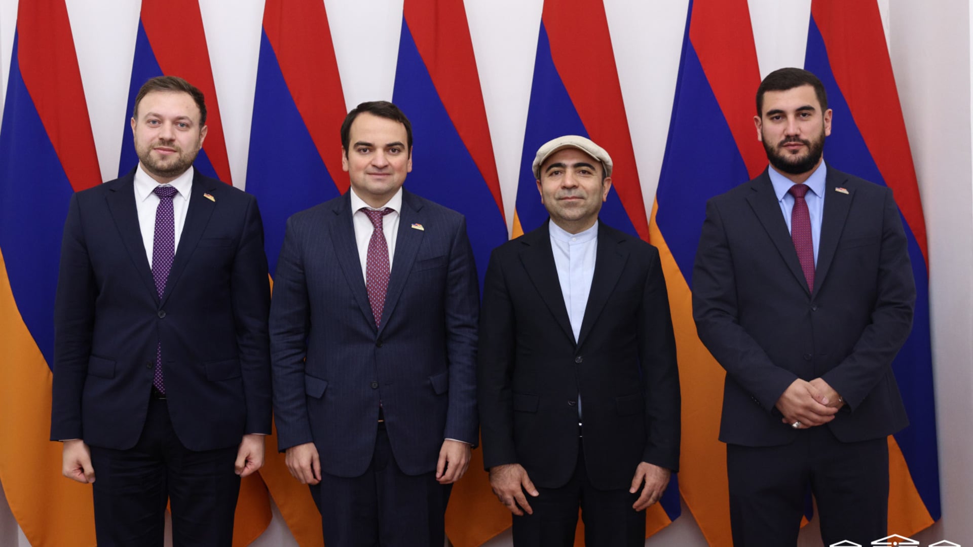 «Ուժեղ Հայաստան» խմբակցության անդամները և Իրանի դեսպանը քննարկել են ԹՐԻՓՓ-ին և Հայաստան-Ադրբեջան հարաբերություններին առնչվող հարցեր