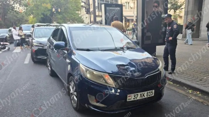 «Մոսկվա» կինոթատրոնի մոտ «Kia»-ն վրաերթի է ենթարկել հետիոտնի․ վերջինը տեղափոխվել է հիվանդանոց