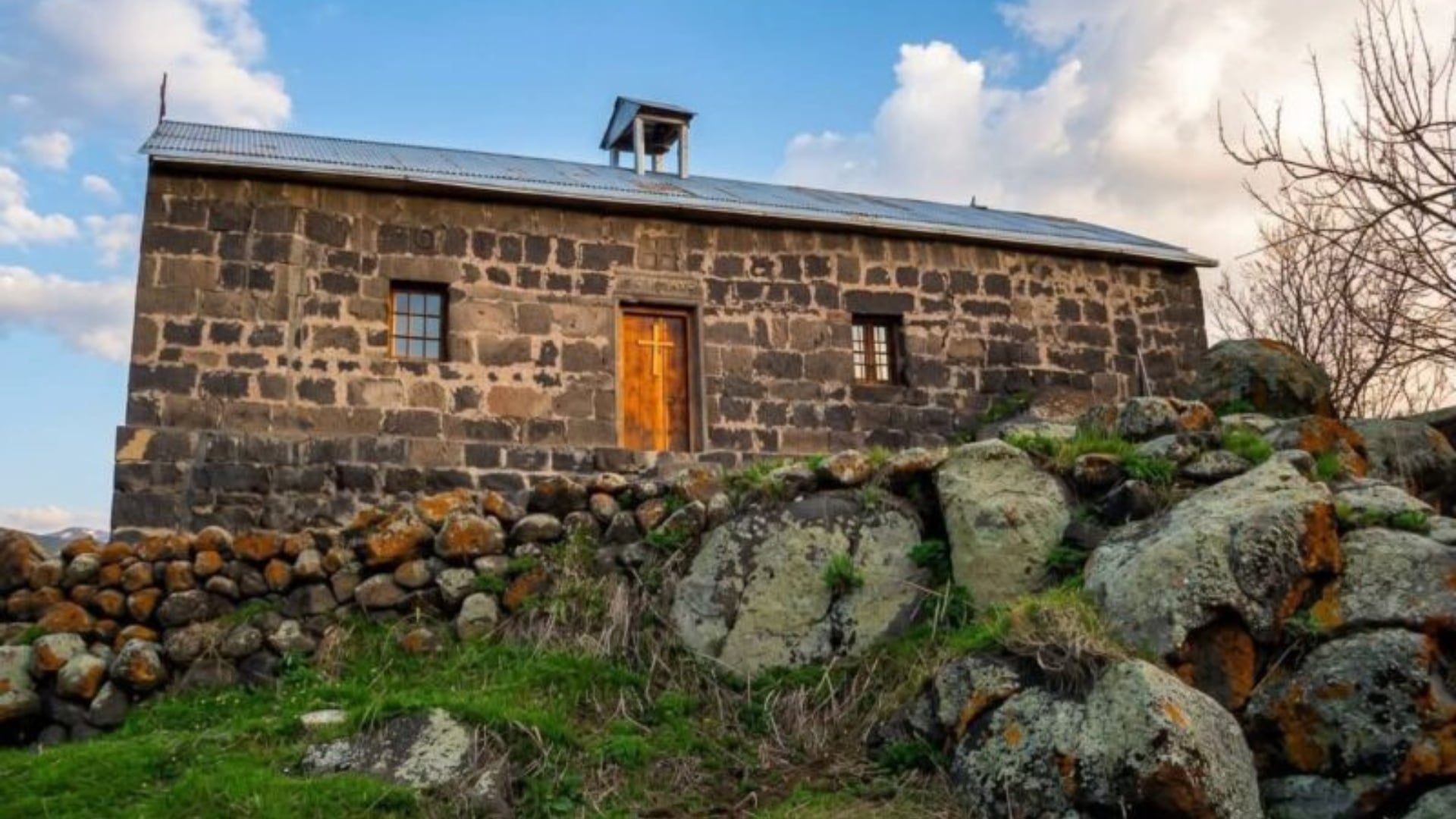 Ապարանի Սուրբ Աստվածածին եկեղեցում Սուրբ Պատարագ կմատուցվի օծման 24-րդ տարեդարձի առիթով