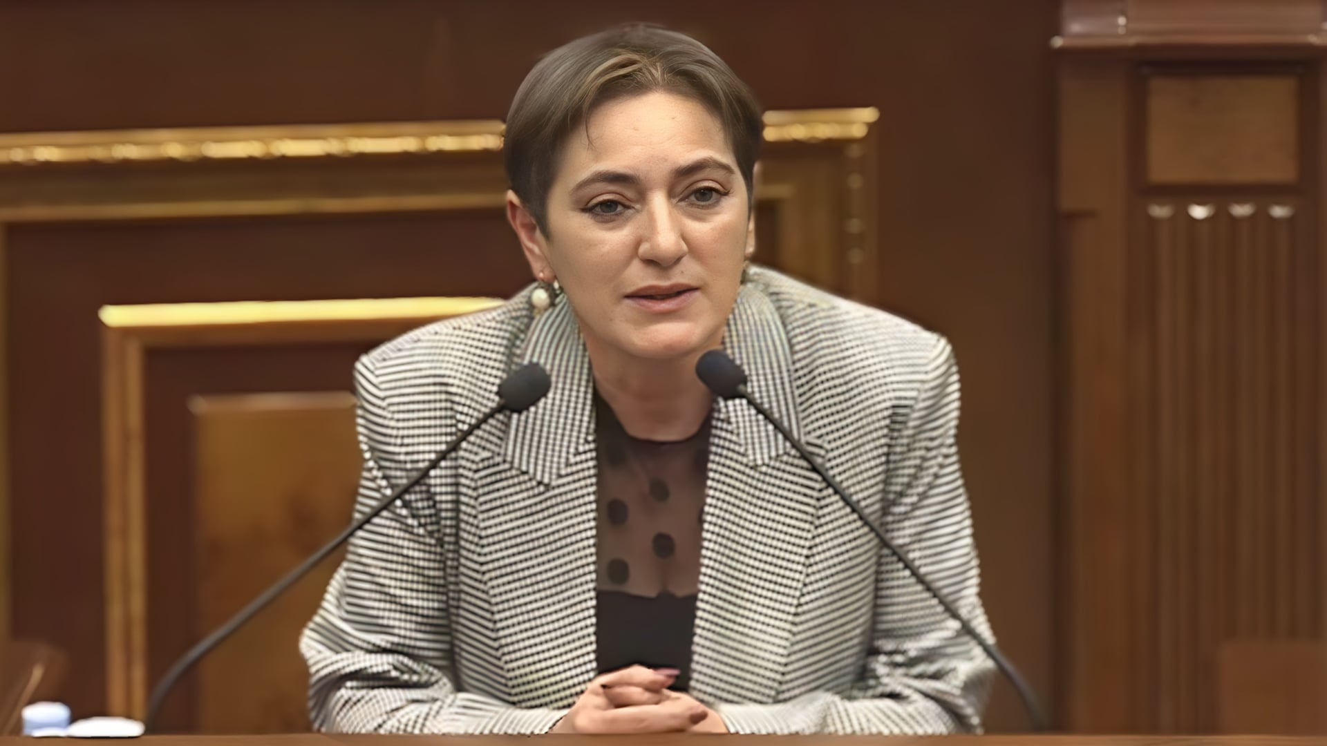 The dirty talk about child abuse in the church was thrown into the public's pocket by the CP member.