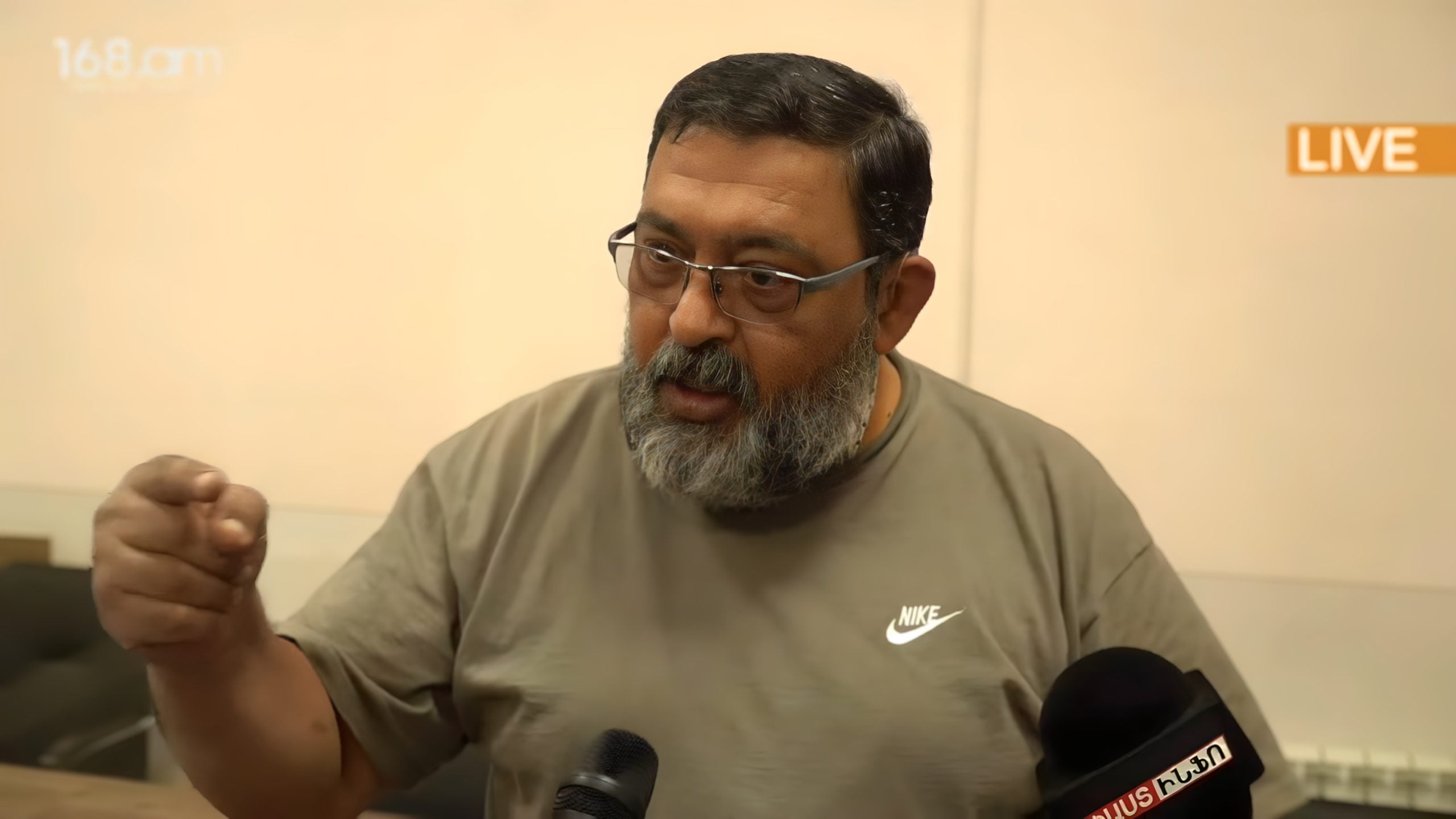Առավոտից իրիկուն բողազ են կտրում, թե ճիշտ ուղու վրա ենք. ով սրան դեմ գնաց, առաջին դավաճանն ինքն է