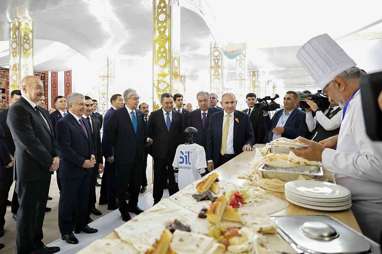 Փաշինյանն ու Ալիևը հայտնվել են Թուրքմենստանում ազգային ուտեստների փառատոնում