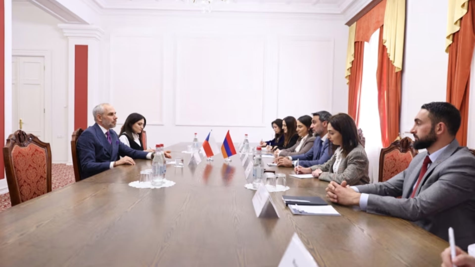 Վարդևանյանը Չեխիայի դեսպանի հետ քննարկել են ՀՀ ներքաղաքական իրավիճակը և երկկողմ համագործակցությունը