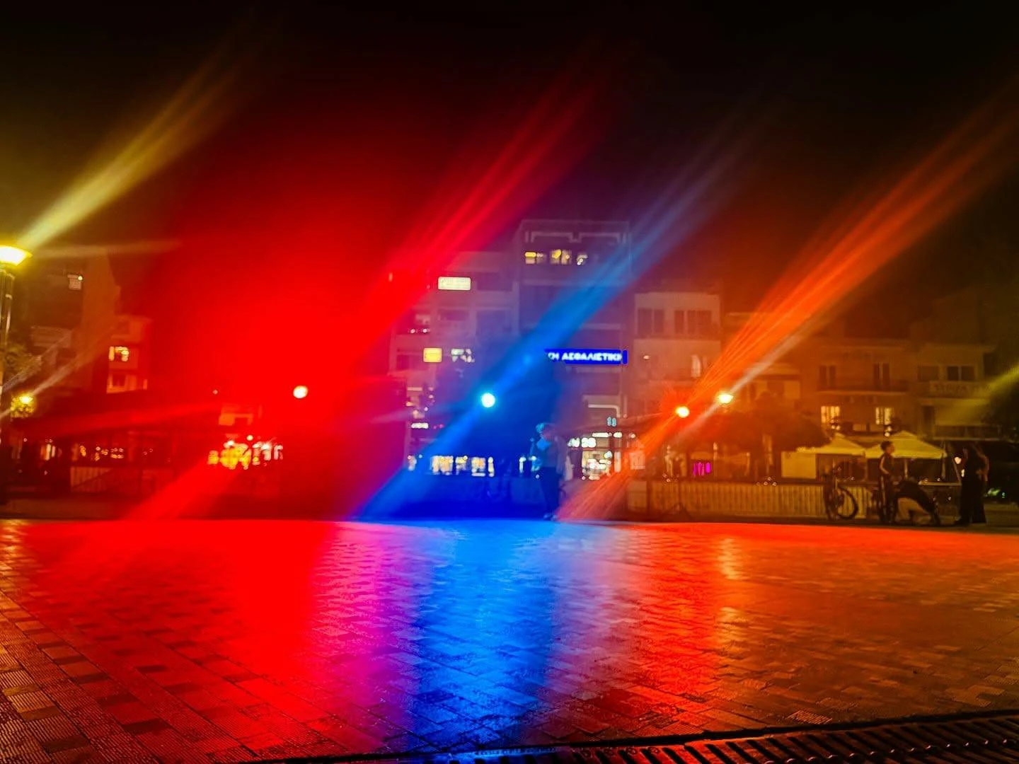 The Peace Square in Komotin and the building of the Municipality of Ioannina were illuminated with the colors of the flag of the Armenian Patriarchate