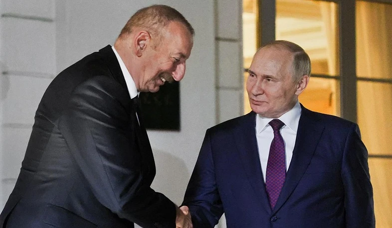 Алиев поздравил Путина с днем рождения