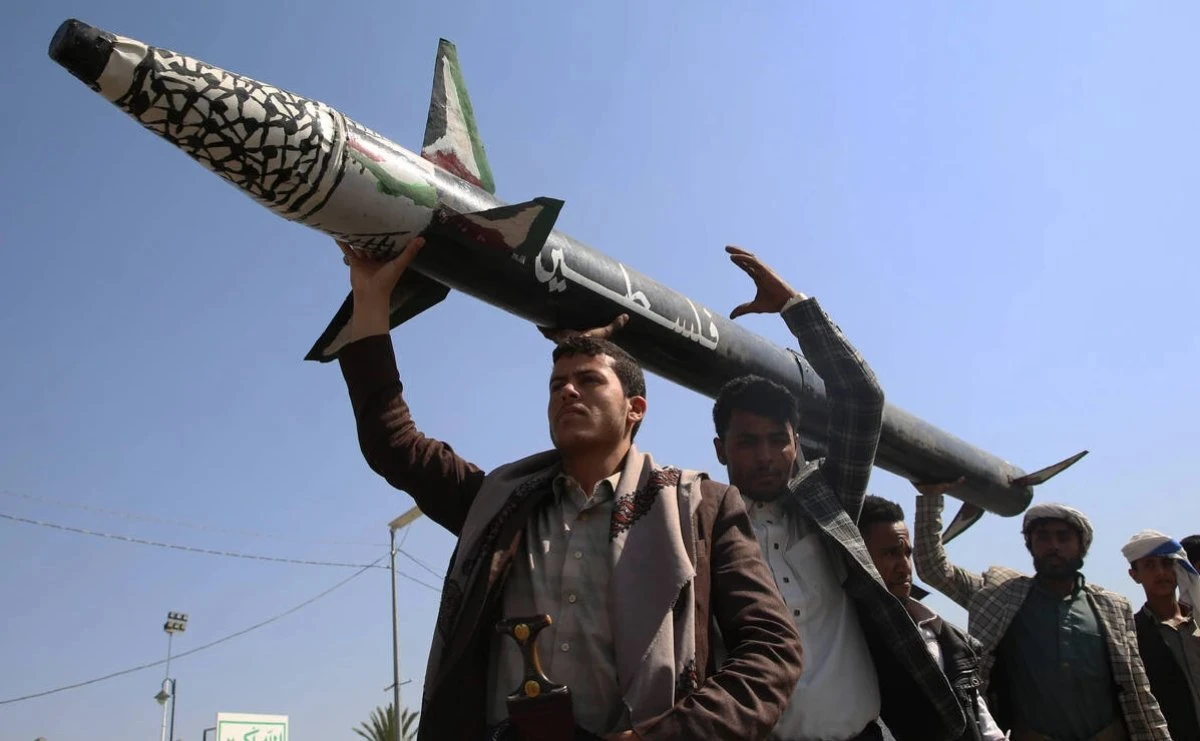 Houthis are trying to produce ballistic missiles using components from China: WSJ