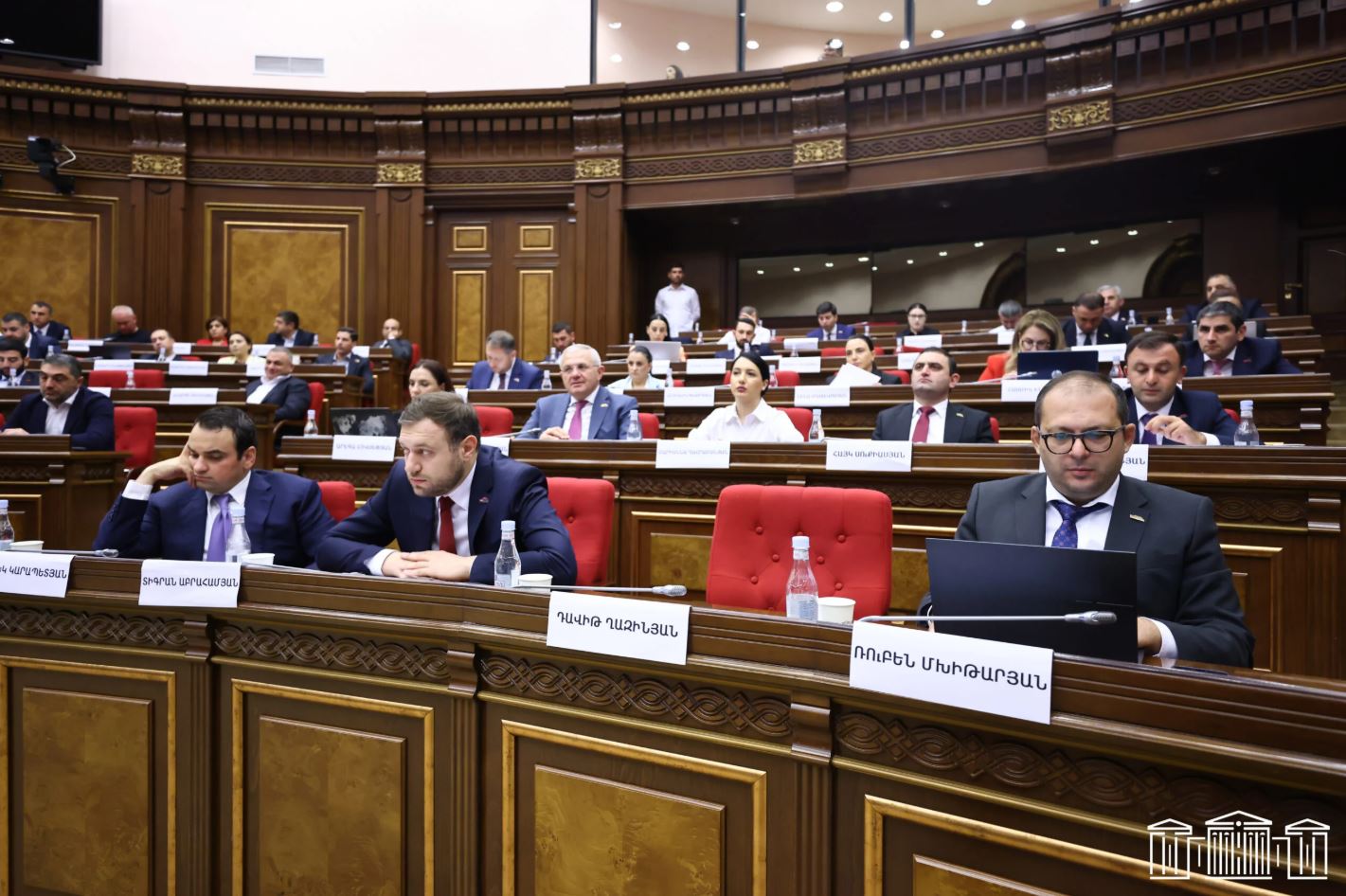Փաշինյանի իշխանության սադրիչ գործելաոճը հասավ ԱԺ դահլիճ․ «Ուժեղ Հայաստան»-ի հայտարարությունը