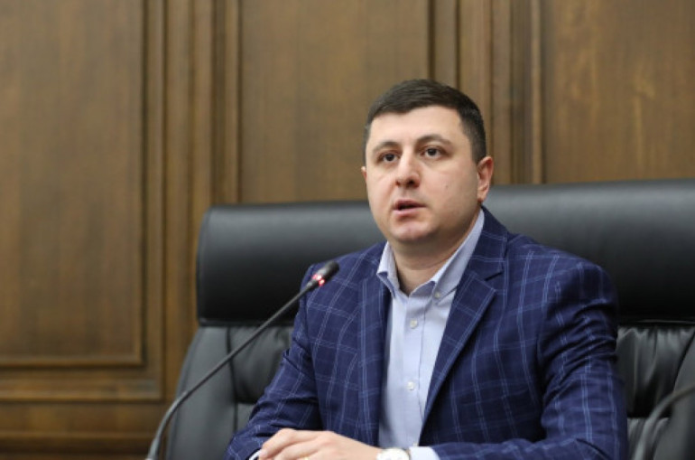 Իշխանությանը հանգիստ չեն տալիս իր նախաձեռնած հակաեկեղեցական արշավի շարունակական ձախողումները - 24News