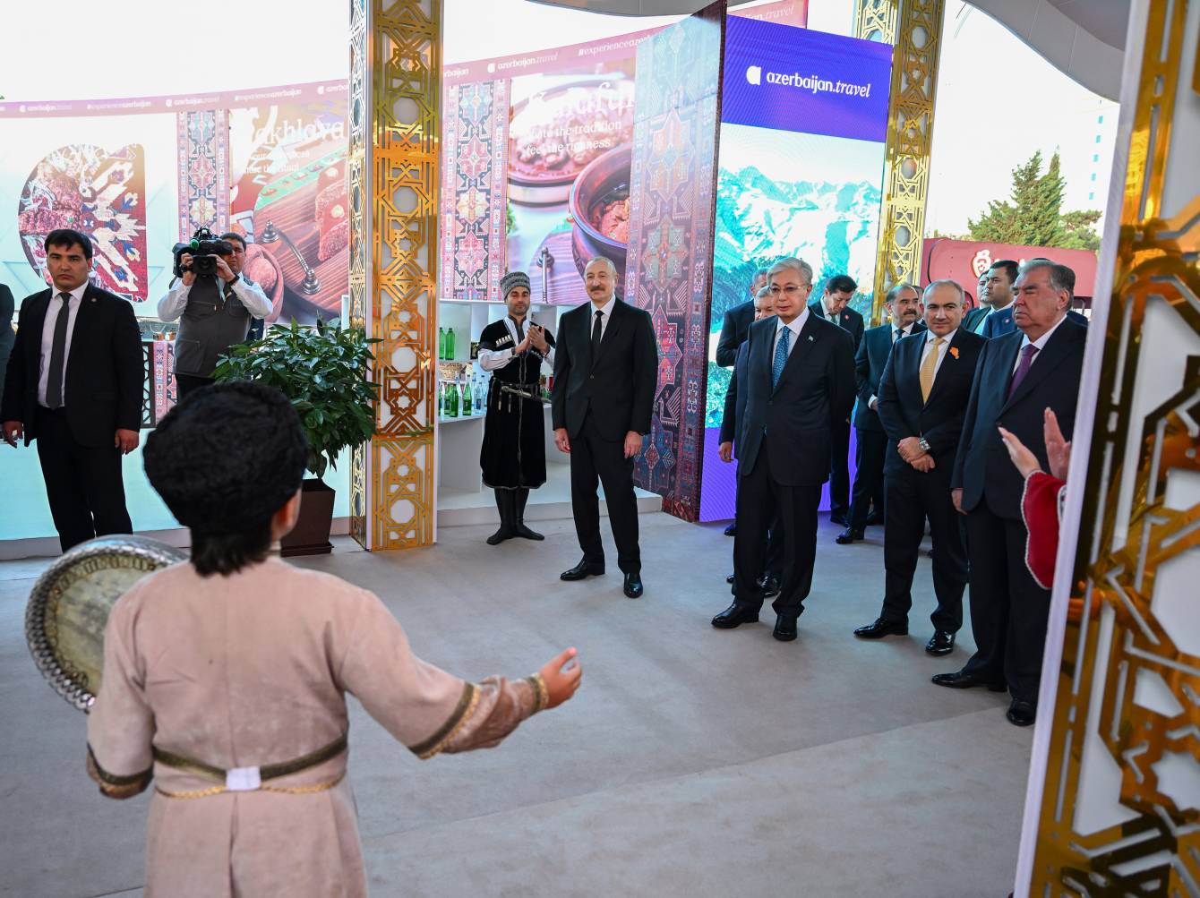 Pashinyan listened to Azerbaijani mugham and got acquainted with the exhibition of the "House of Karabakh" - 24News