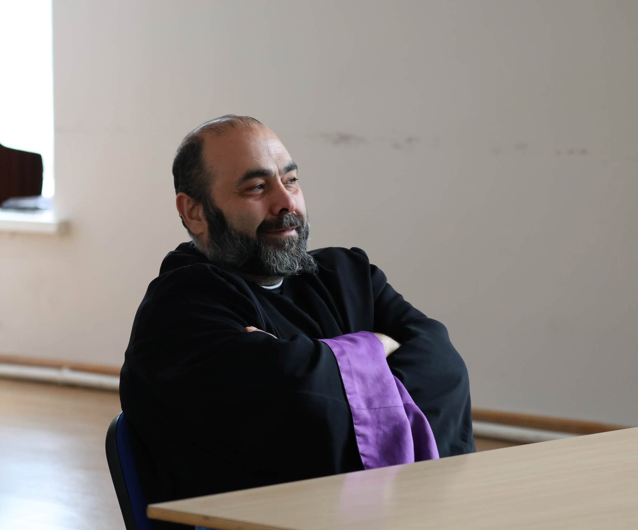 Երիտասարդները ուխտագնացություն են կատարել Սևանի սրբավայրեր և հանդիպել Մկրտիչ եպիսկոպոս Պռոշյանին