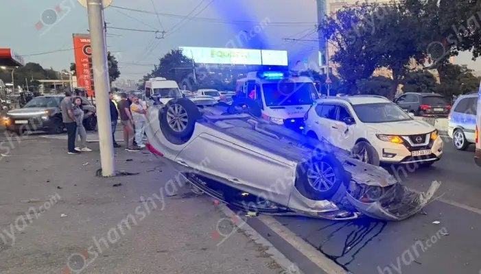Hyundai Elantra, Nissan Rogue and Mercedes Sprinter collide on Isakov Avenue - 24News