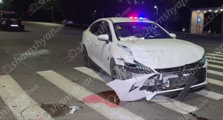 Երևանում բախվել են «BYD»-ն և «Kia»-ն. 4 վիրավորներից մեկը հիվանդանոցում մահացել է