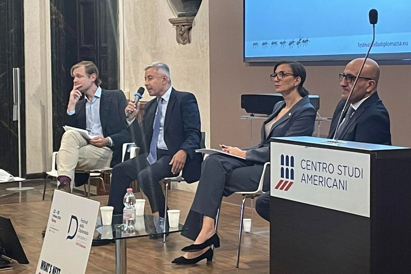 Իտալիայում Հայաստանի, Ադրբեջանի և Վրաստանի դեսպանները մասնակցել են «Կովկասը խաչմերուկում» քննարկմանը