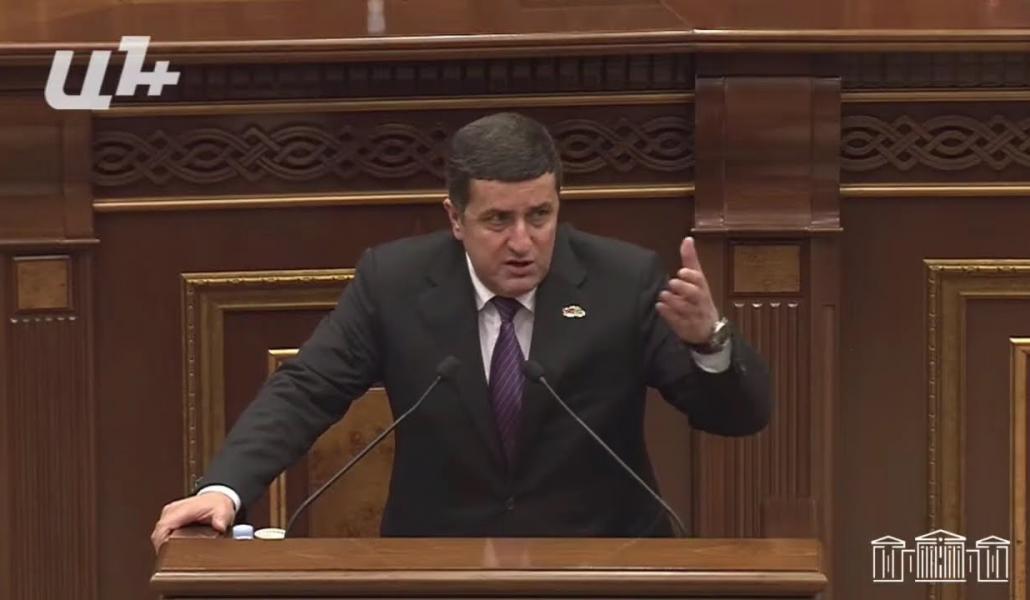 Ամո՛թ ա, գոնե էկեք էստեղ, ներողություն խնդրեք, ասեք՝ մեր սահմանը ծակ ա․ Ղազինյան (տեսանյութ)