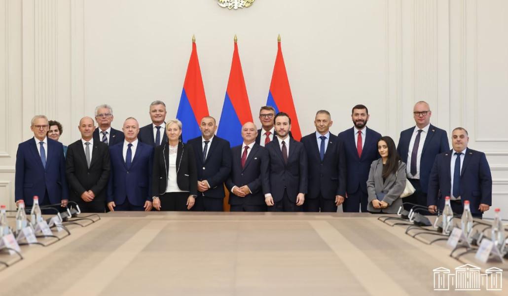 Կոնջորյանը կարևորել է Հայաստան-Հունգարիա հարաբերությունների ամրապնդումը