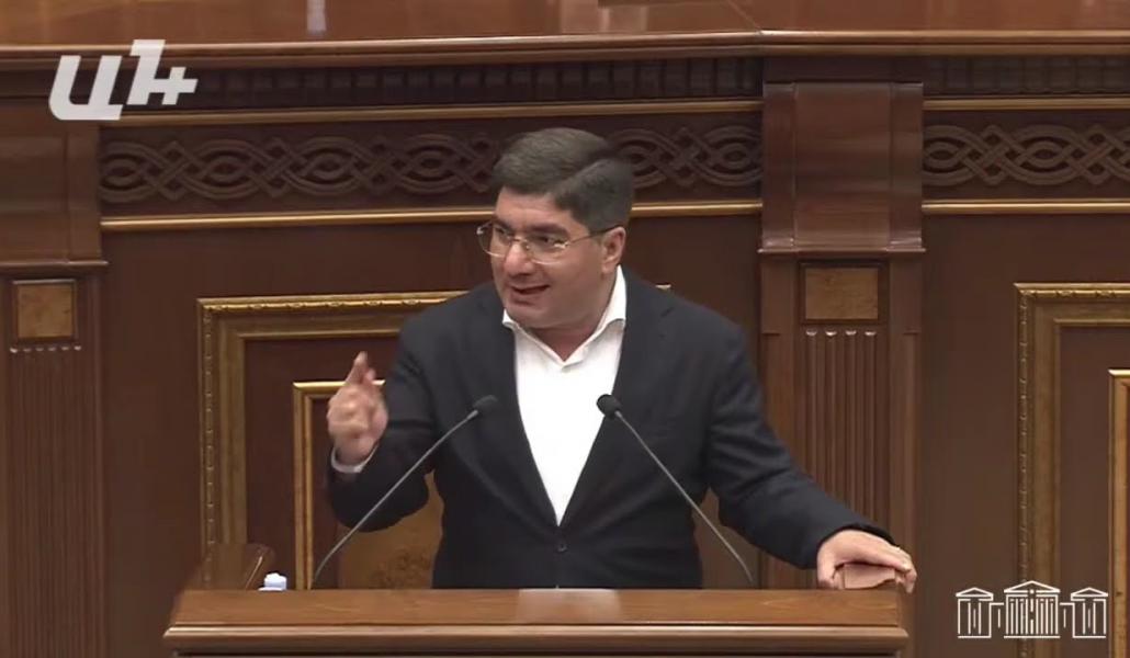 Տիկի՛ն Քոչարյան, մի՛ խորշեք Արցախից, մի՛ խորշեք արցախահայություն բառից․ Մանուկյան (տեսանյութ)
