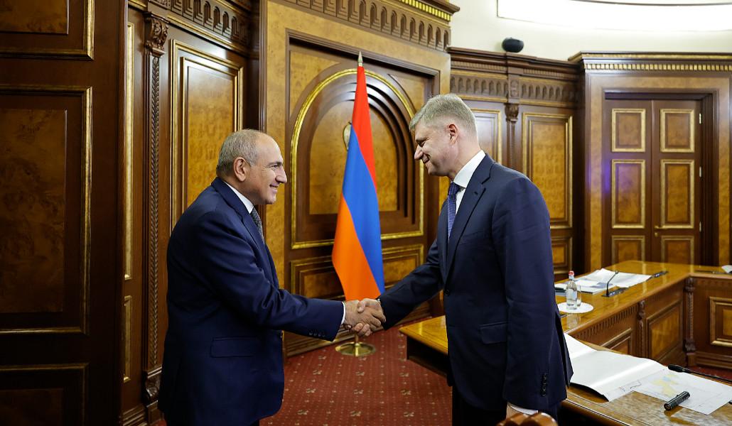 Փաշինյանն ընդունել է «Ռուսական երկաթուղիներ» ԲԲԸ–ի գլխավոր տնօրեն Օլեգ Բելոզյորովի գլխավորած պատվիրակությանը