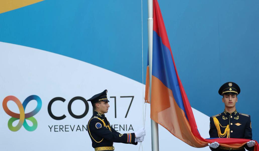 COP17-ին ընդառաջ՝ ՄԱԿ-ի դրոշի բարձրացման արարողություն Երևանում