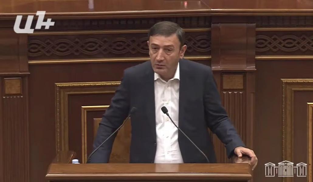 Պարտադիր չի, որ ամեն ինչ այս ամբիոնից հայտարարվի․ Թունյանը՝ ջրից թունավորումների մասին (տեսանյութ)