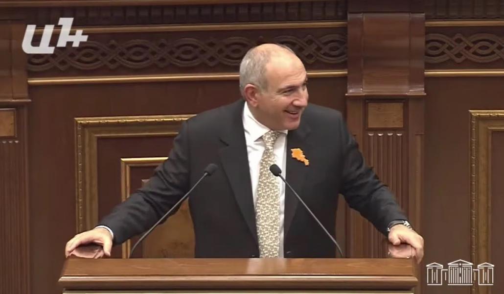 Մի քիչ կմեծանաք, կհասկանաք՝ ես եմ որոշում, թե ով պատասխանի հարցին․Փաշինյանը՝ ընդդիմադիր պատգամավորին (տեսանյութ)