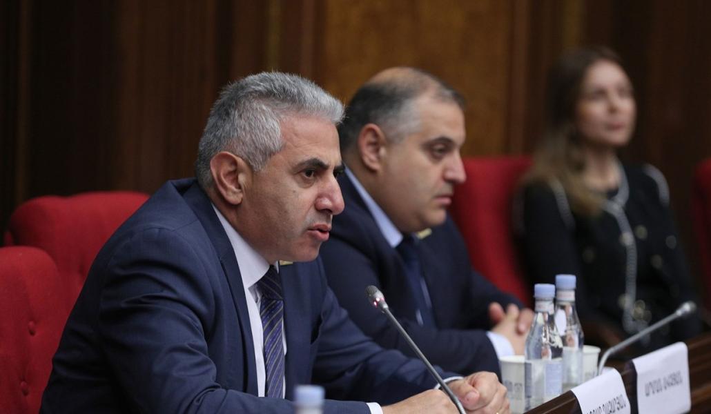 Ազգային ժողովում նիստ է ․ ՈՒՂԻՂ (տեսանյութ)