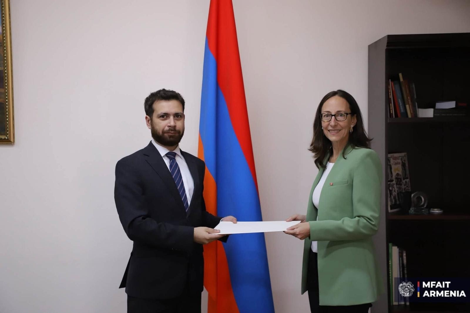 The Deputy Minister of Foreign Affairs and International Trade of the Republic of Armenia Received the Newly Appointed Ambassador of Canada