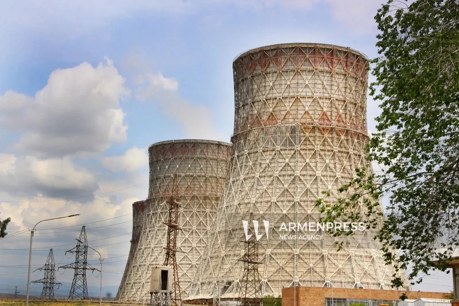PM says scale of investments has changed Armenia’s electricity needs, modular nuclear plant may be insufficient