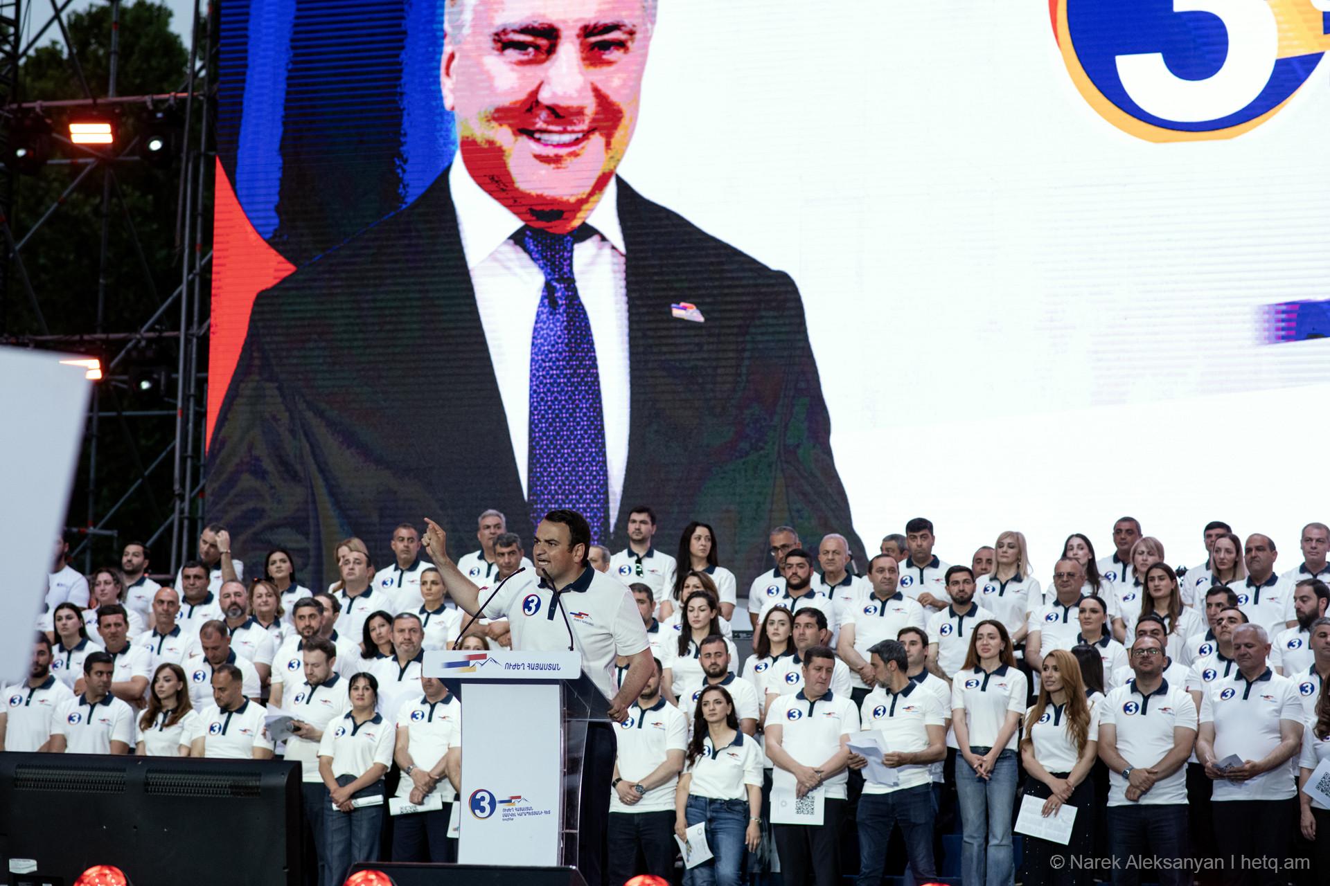 "Strong Armenia" will protect the Armenian Church
