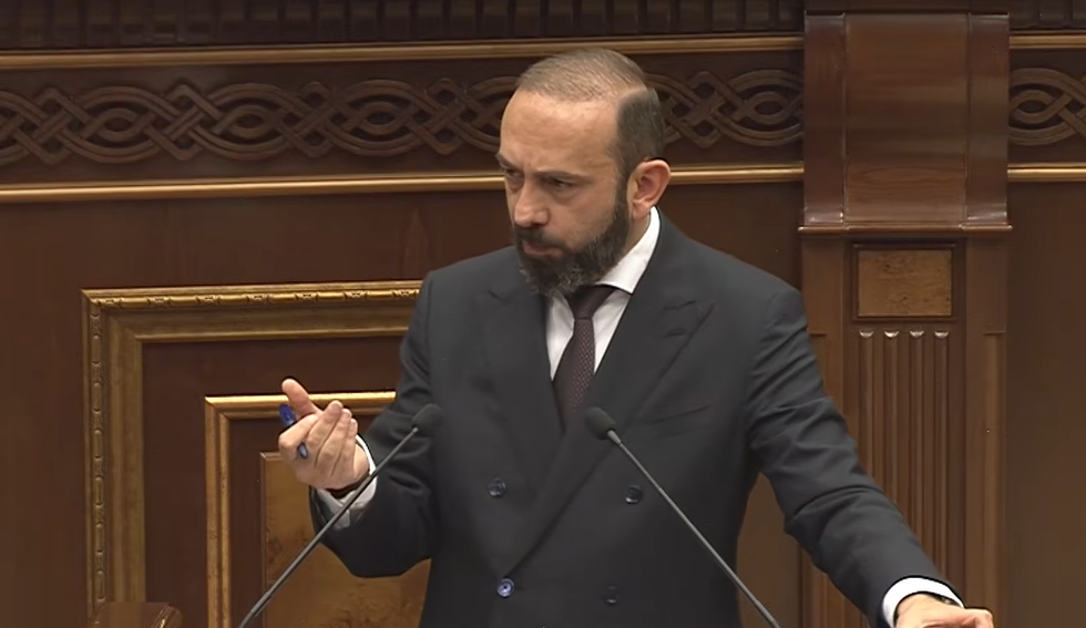 Ադրբեջանը կկապվի Նախիջևանի, երկաթուղին էլ Ադրբեջանի տարածքով Երասխն ու Մեղրին կկապի․Արարատ Միրզոյանը ներկայացրել է TRIPP-ը