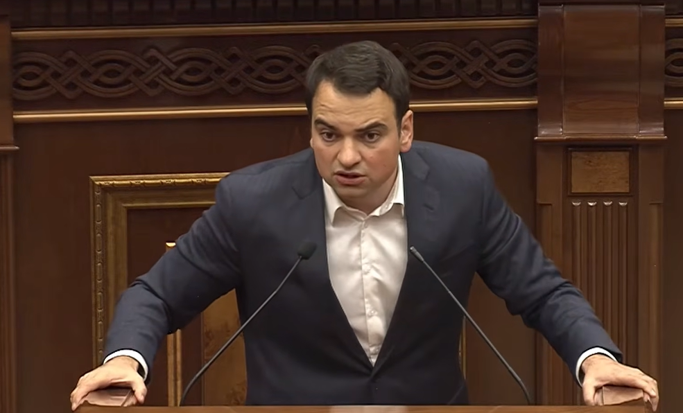 Դուք «քցել» եք մեր ժողովրդին, Ալիևն էլ ձեզ ա «քցել»․ Նարեկ Կարապետյանը՝ ՔՊ-ականներին