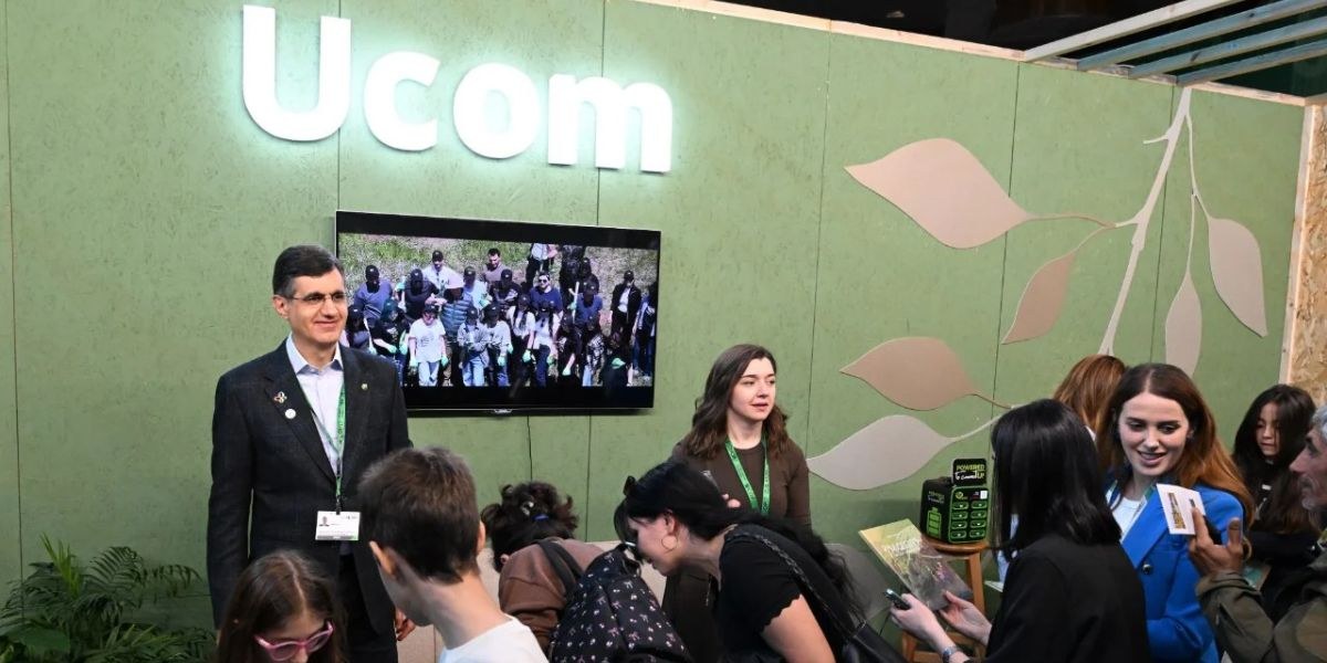 COP17-ում ներկայացվեց Ucom-ի աջակցությամբ հրատարակված «Հովազաձորի գաղտնի ճանապարհը» գիրքը