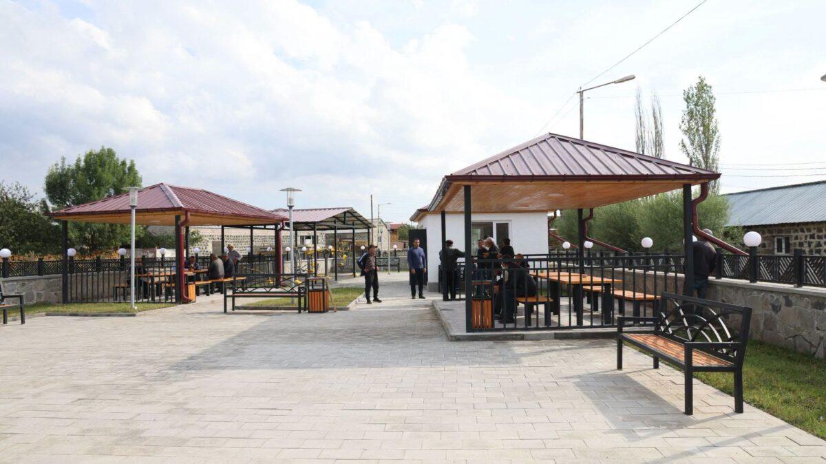 Ախալքալաքի մունիցիպալիտետիԿումուրդո գյուղում ավարտին են մոտենում հրապարակի բարեկարգման աշխատանքները