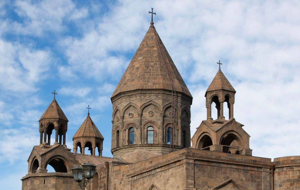 Եկեղեցականների նոր նշանակումներ և ազատումներ՝ Վեհափառի հայրապետական տնօրինությամբ