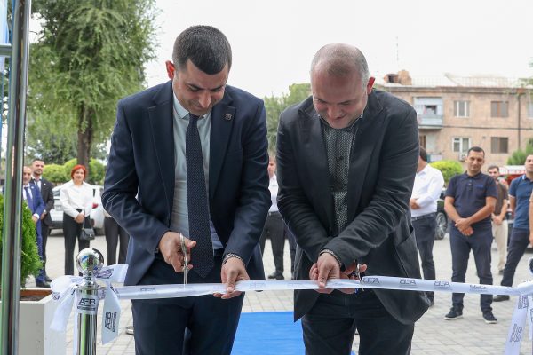 Armeconombank's "Artashat" branch reopens at a new address